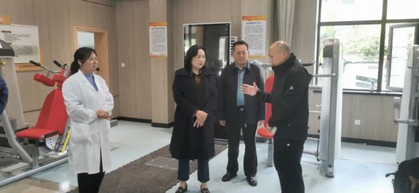 黄霞率队赴省外高校考察学习