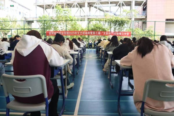 指尖生花，笔墨传情！ -BB贝博艾弗森官方网站“文韵杯”大赛，定格最美青春模样